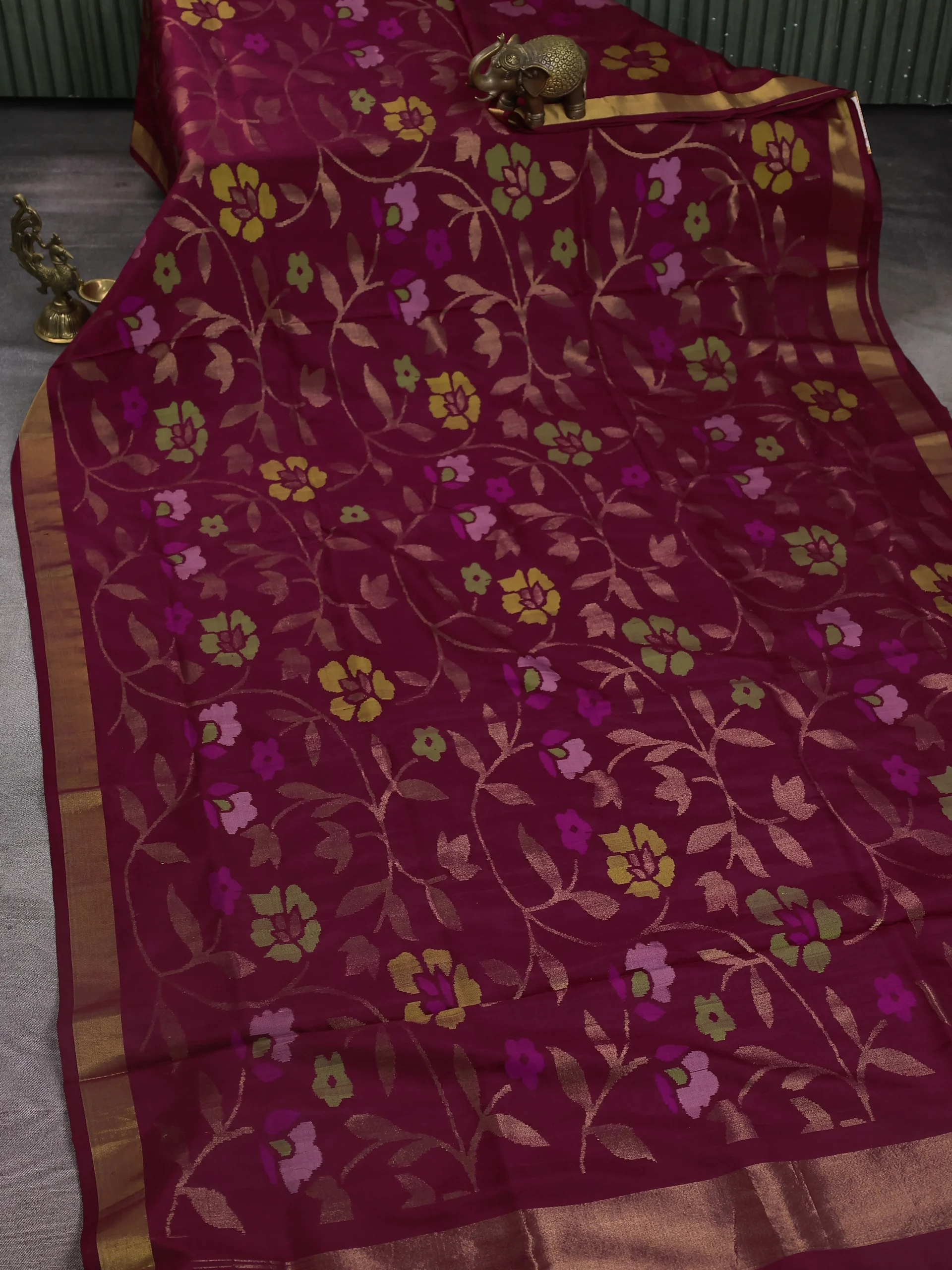 Maroon Uppada Silk Saree With Jamdhani Weaves - Image 2